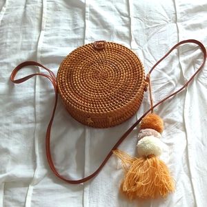 Round Straw Crossbody Purse